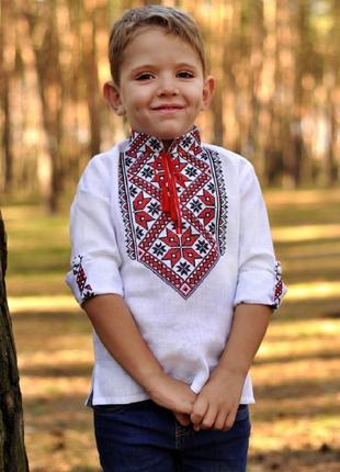 Рубашка-оберег для мальчика с традиционной вышивкой