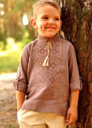 Детская льняная рубашка для мальчика с вышивкой