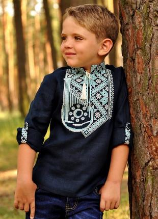 Эксклюзивная детская вышиванка для мальчика с орнаментом "Бандура