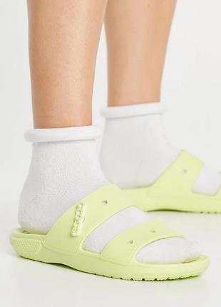 Шлепки слайды лайм  classic crocs sandal lime zest