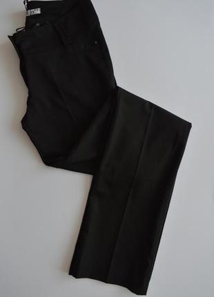 Классические черные брюки прямые со стрелками
