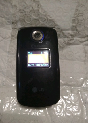 Телефон LG KG245