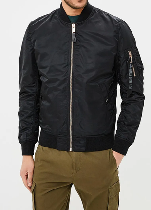 Куртка alpha industries bomber jacket (s)