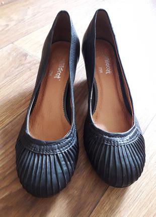 Туфли женские черные размер 37 на низком ходу бренд
