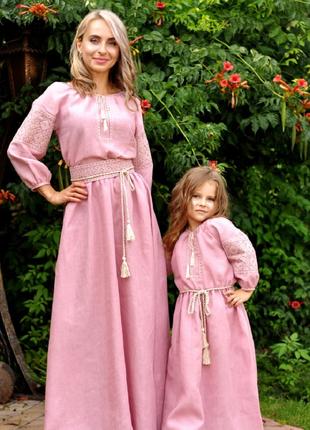Сказочно красивый комплект платьев для мамы и дочки