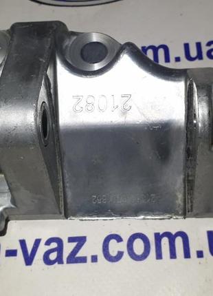 Кронштейн генератора нижний ВАЗ-2108-2115 инжектор