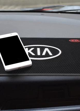 Антиковзаючий килимок на панель авто Kia (Кіа)
