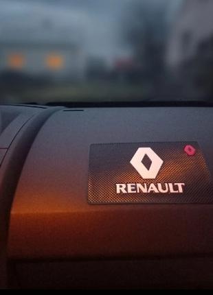 Антискользящий коврик на панель авто Renault (Рено)