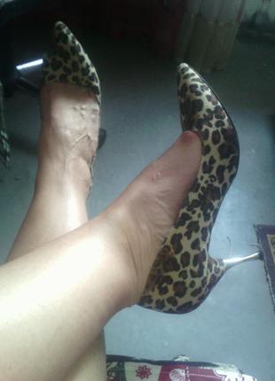 Классические леопардовые туфли размер 40 фирмы glookler