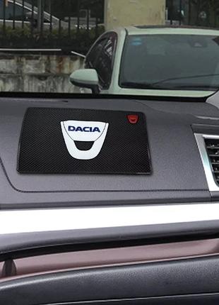 Антискользящий коврик на панель авто Dacia (Дачия)