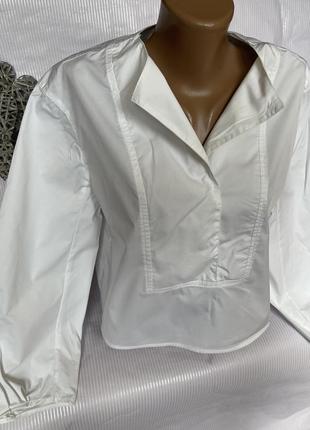 Стильная белая рубашка
