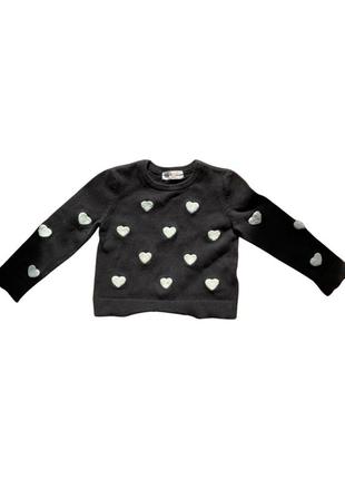 Чёрный свитер с сердечками