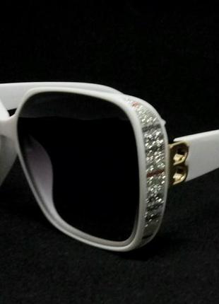 Женские солнцезащитные очки а стиле burberry большие белые