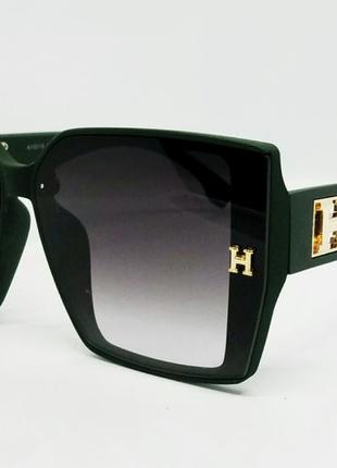 Женские солнцезащитные очки в стиле hermes черные дужки зеленые