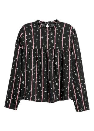H&m
широкая блузка из ткани с рисунком