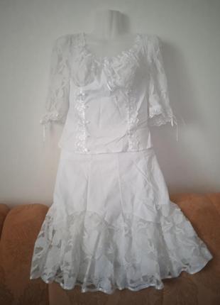 Костюм нарядный женский белый: блуза и юбка