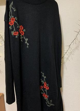 Фирменное вязаное платье туника шерсть акрил вышивка
