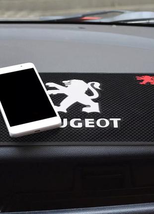 Антиковзкий килимок на панель авто Peugeot (Пежо)