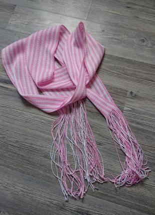 Красивый розовый шарф повязка с бахромой