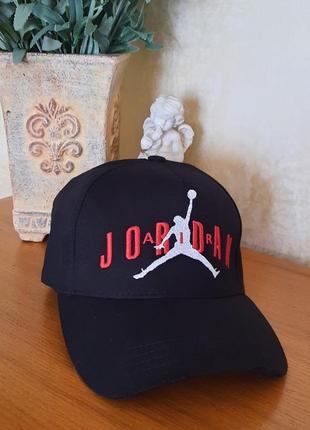 Кепка бейсболка чорна черная з логотипом майк джордан jordan