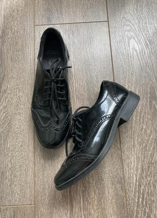 Чёрные кожаные лакированные туфли ботинки на шнурках 37,5рр