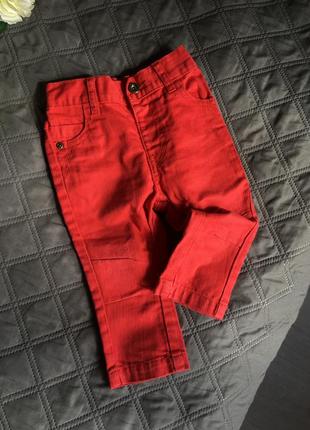 Красные джинсовые штаны 9-12 мес
