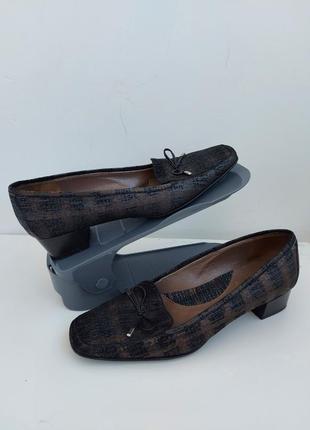 Туфлі на стійкому каблуці, р. 38-38.5, повністю натуральна шкіра