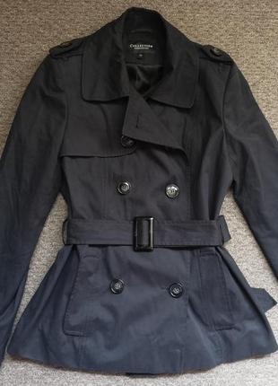 Чорне вкорочене пальто