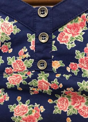 Очень красивая и стильная брендовая блузка в цветах..коттон.