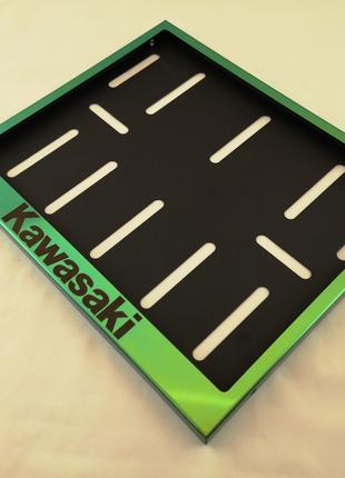Рамка мото номера с надписью Kawasaki зеленая