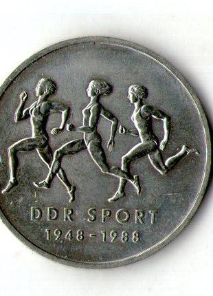 Германия ГДР 10 марок, 1988 год 40 лет Союзу физкультуры и спо...