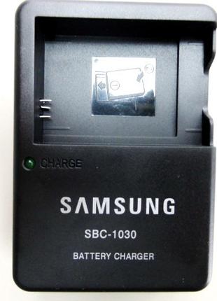 Зарядний пристрій SBC-1030 для камер SAMSUNG NX200, NX210, NX1...