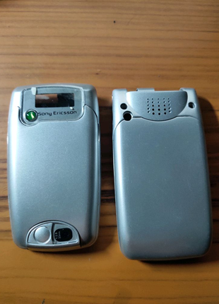 Корпус телефона Sony Ericsson Z600-серебро