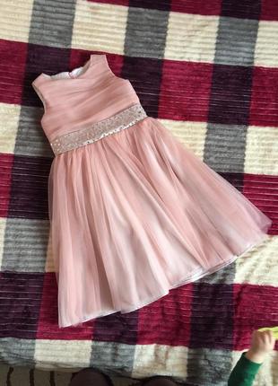 Розовое нарядное платье на девочку 122-128см