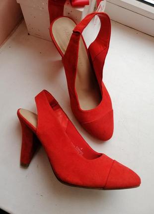 Красные туфли 37р
