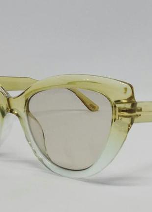 Красивые женские солнцезащитные очки в стиле tom ford салатово...