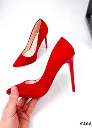 Червоні туфлі з гострим носом на високому каблуку 36 розміру