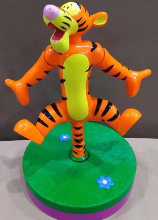 Фигурка Тигрули к игре  Игра Винни-пух прыгающий тигра Hasbro