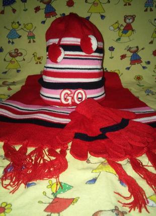 Детская шапка, шарф, перчатки на ребенка