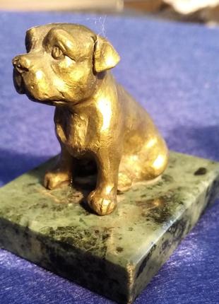 Сувенирная статуэтка собачка из бронзы