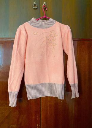 Розовый нежный тёплый свитер