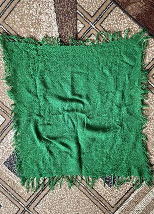 Насыщений яркий зелёный шерстяной платок