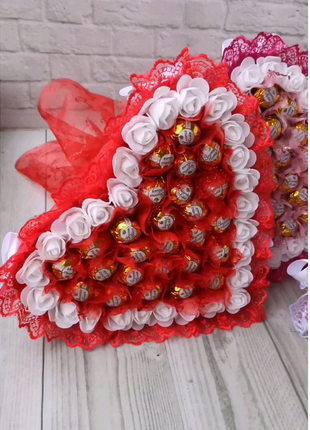 Букет с конфетами в форме сердца, подарок для девушки жены, мамы