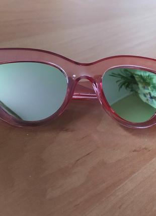 Зеркальные солнцезащитные очки кошачий глаз