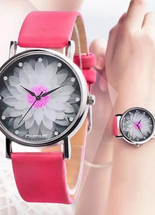 Женские розовые часы Цветок абстракция на циферблате