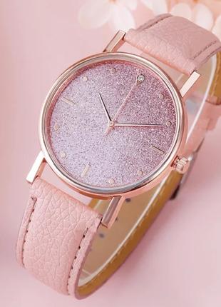 Милые женские часы в розовом цвете