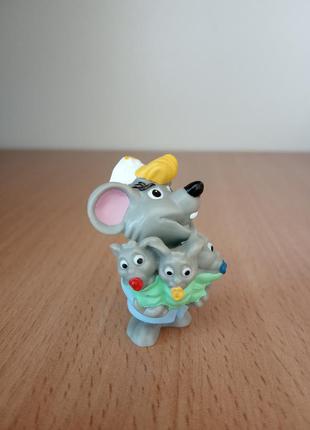 Мышка с мышатами из киндер сюрприза