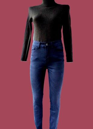 Стильные фирменные джинсы yessica skinny. размер xs/s.