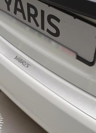 Накладка на бампер Toyota Yaris III 5D 2011-2014 без загиба бе...