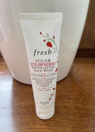 Fresh sugar strawberry exfoliating face wash - средство для ум...